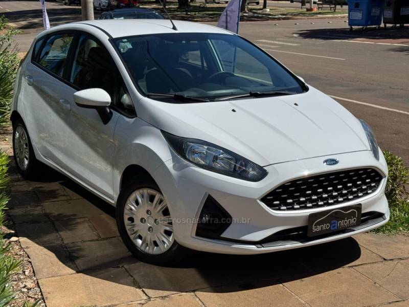 FORD - FIESTA - 2019/2019 - Branca - R$ 59.900,00