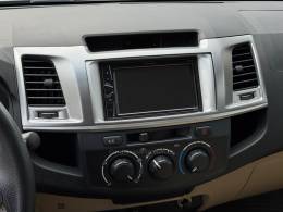 TOYOTA - HILUX SW4 - 2014/2015 - Prata - R$ 117.900,00