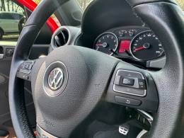 VOLKSWAGEN - SAVEIRO - 2015/2016 - Vermelha - R$ 74.900,00