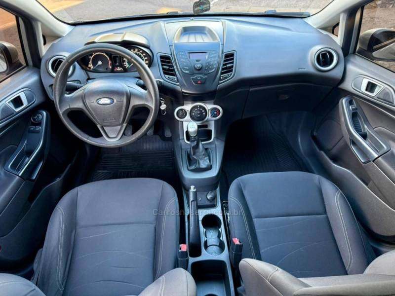 FORD - FIESTA - 2017/2017 - Prata - R$ 49.900,00