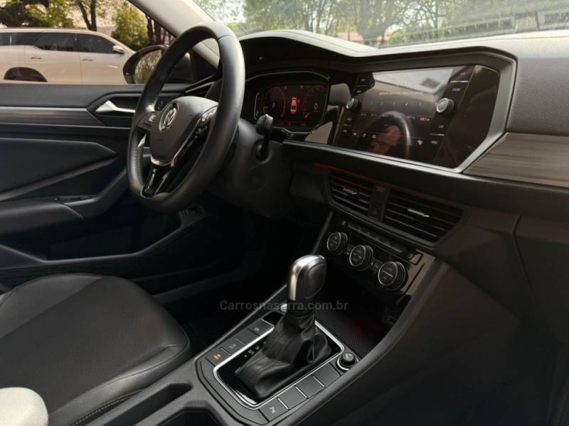 VOLKSWAGEN - JETTA - 2019/2020 - Cinza - R$ 115.900,00