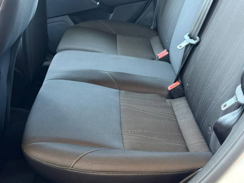 FORD - FOCUS - 2017/2018 - Branca - R$ 72.900,00