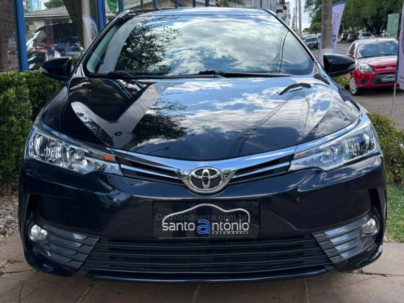 TOYOTA - COROLLA - 2017/2018 - Preta - R$ 89.900,00
