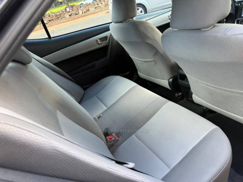 TOYOTA - COROLLA - 2017/2018 - Preta - R$ 89.900,00