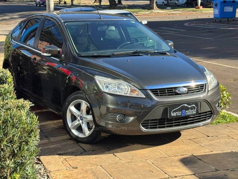 FORD - FOCUS - 2013/2013 - Cinza - R$ 45.900,00