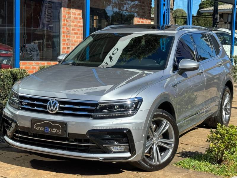 VOLKSWAGEN - TIGUAN - 2018/2019 - Prata - R$ 149.900,00