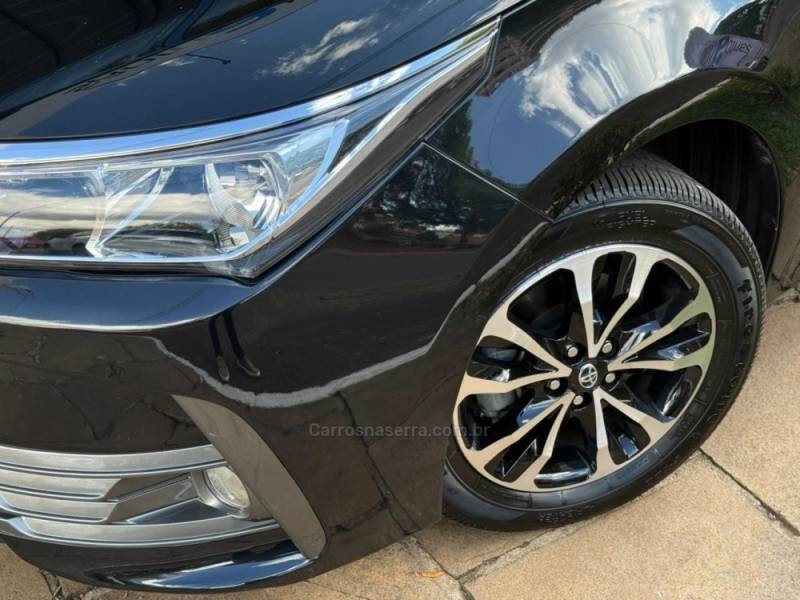 TOYOTA - COROLLA - 2017/2018 - Preta - R$ 89.900,00