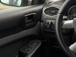 FORD - FOCUS - 2011/2012 - Prata - R$ 43.900,00