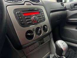 FORD - FOCUS - 2011/2012 - Prata - R$ 43.900,00