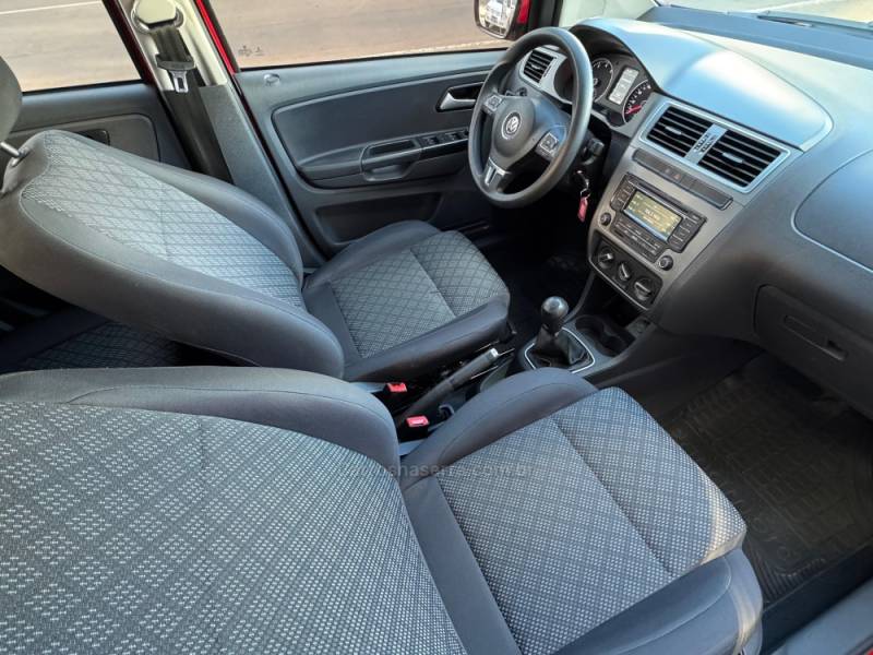 VOLKSWAGEN - FOX - 2015/2015 - Vermelha - R$ 45.900,00