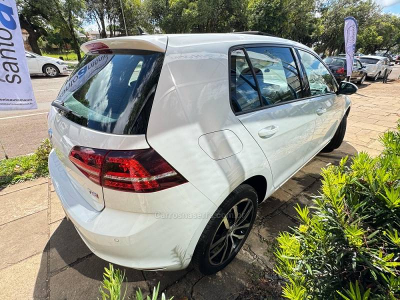 VOLKSWAGEN - GOLF - 2017/2017 - Branca - R$ 94.900,00