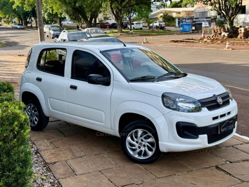 FIAT - UNO - 2021/2021 - Branca - R$ 46.900,00