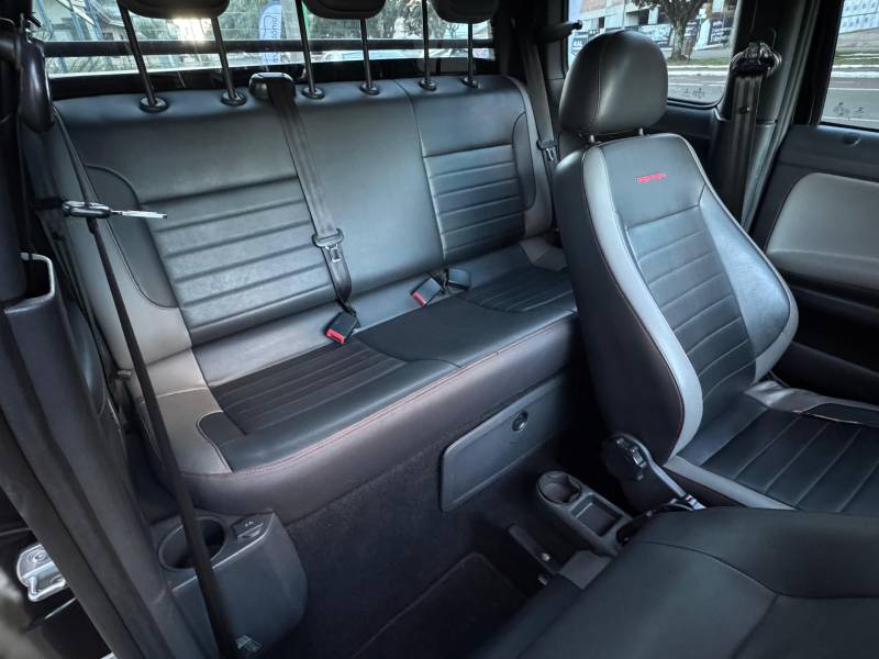 VOLKSWAGEN - SAVEIRO - 2018/2018 - Preta - R$ 74.900,00