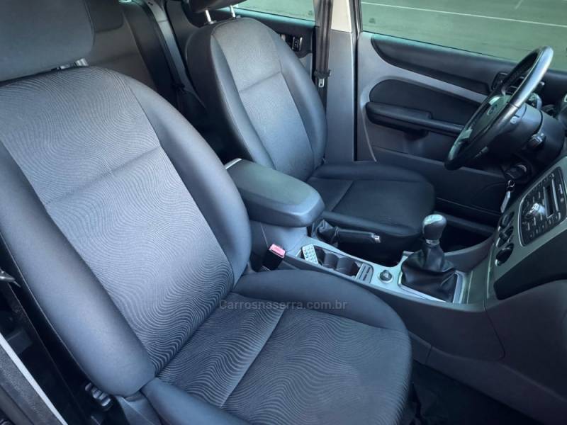 FORD - FOCUS - 2013/2013 - Cinza - R$ 45.900,00
