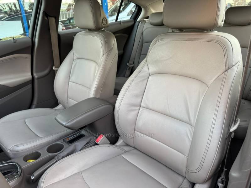 CHEVROLET - CRUZE - 2017/2017 - Vermelha - R$ 92.900,00