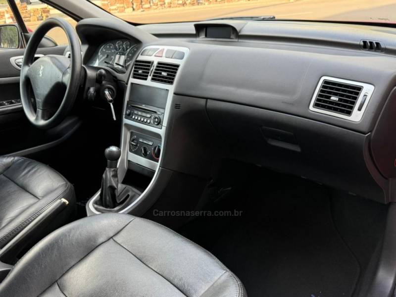 PEUGEOT - 307 - 2009/2010 - Vermelha - R$ 26.900,00