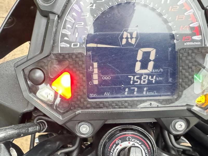 KAWASAKI - Z400 - 2022/2022 - Verde - R$ 31.900,00