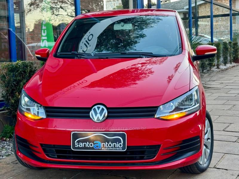 VOLKSWAGEN - FOX - 2015/2015 - Vermelha - R$ 45.900,00