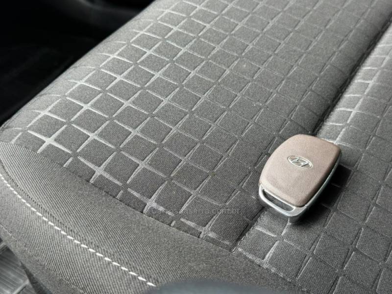 HYUNDAI - HB20 - 2023/2024 - Cinza - R$ 93.900,00