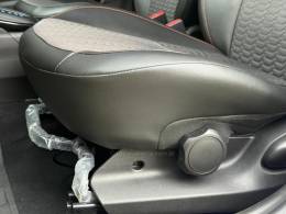 CHEVROLET - ONIX - 2017/2018 - Prata - R$ 65.900,00