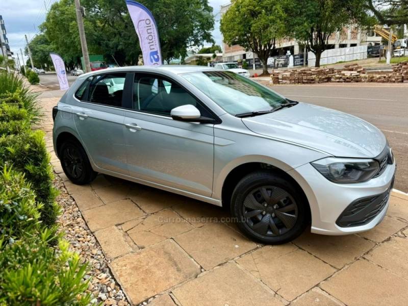 VOLKSWAGEN - POLO - 2024/2025 - Prata - R$ 76.900,00