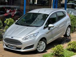 FORD - FIESTA - 2016/2017 - Prata - R$ 54.900,00