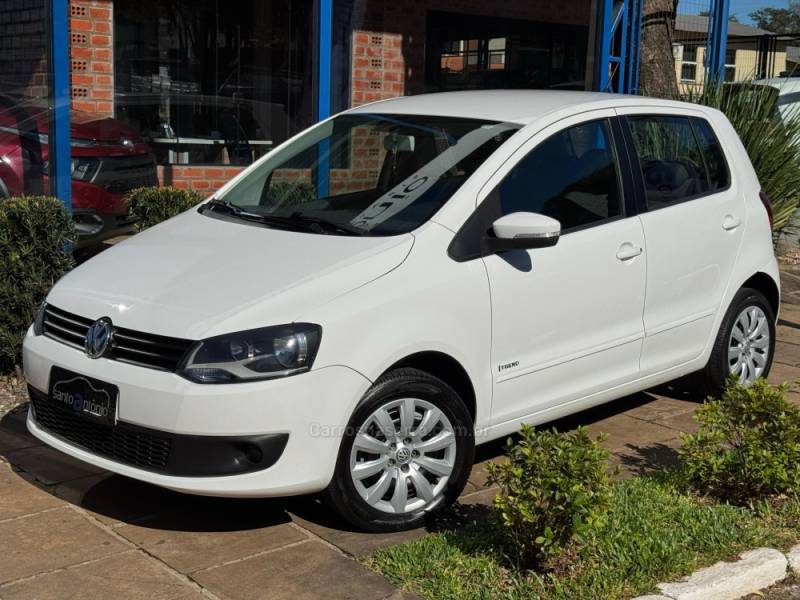 VOLKSWAGEN - FOX - 2013/2013 - Branca - R$ 44.900,00