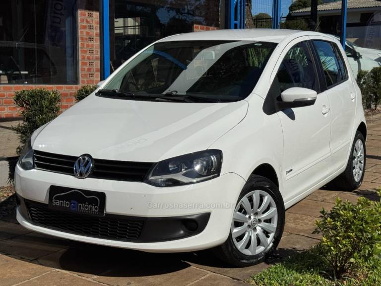 VOLKSWAGEN - FOX - 2013/2013 - Branca - R$ 44.900,00