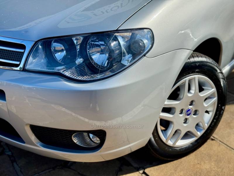 FIAT - PALIO - 2006/2007 - Prata - R$ 29.900,00