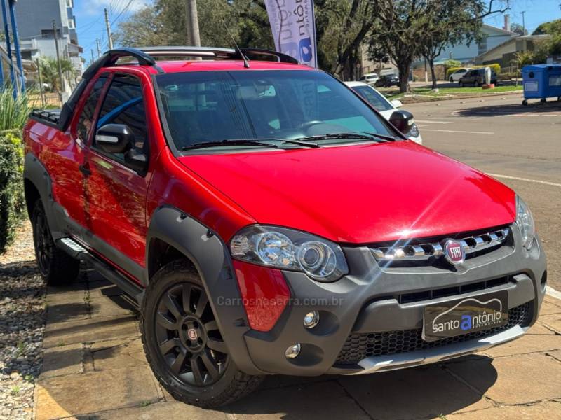 FIAT - STRADA - 2015/2016 - Vermelha - R$ 59.900,00