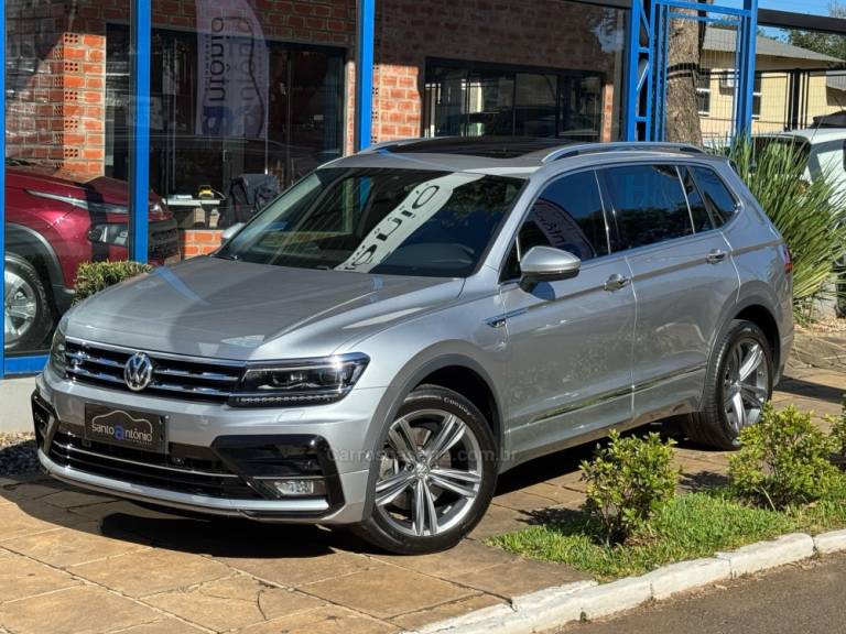 VOLKSWAGEN - TIGUAN - 2018/2019 - Prata - R$ 169.900,00