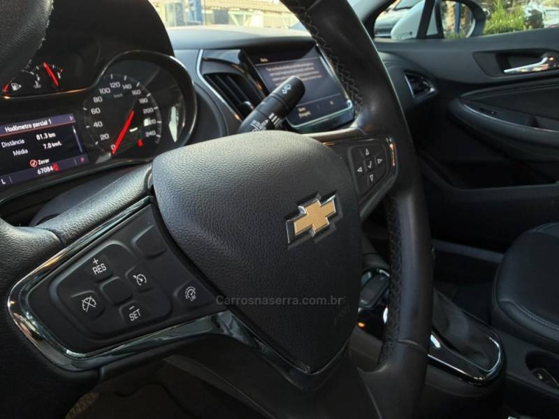 CHEVROLET - CRUZE - 2022/2023 - Branca - R$ 114.900,00