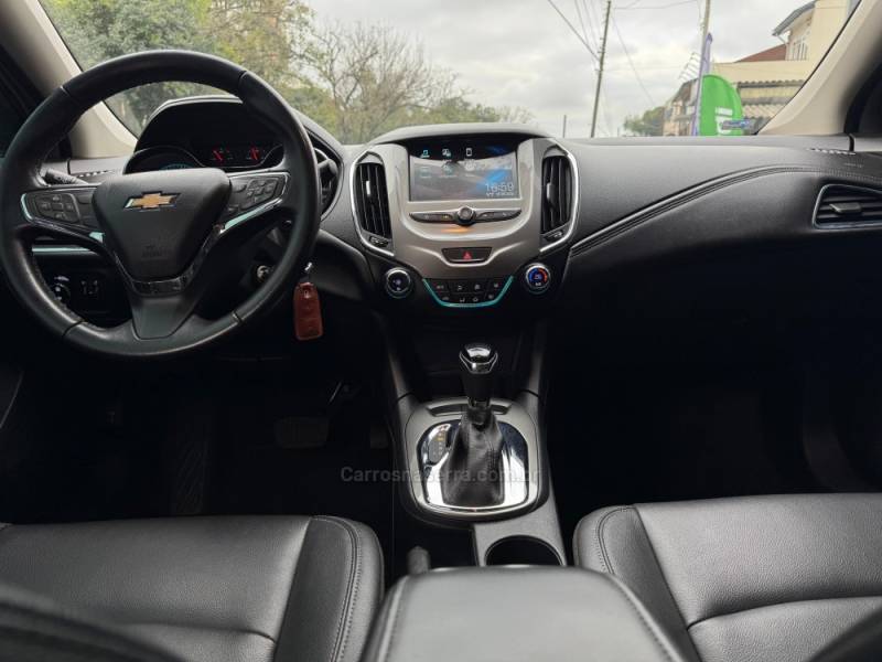 CHEVROLET - CRUZE - 2018/2019 - Branca - R$ 89.900,00