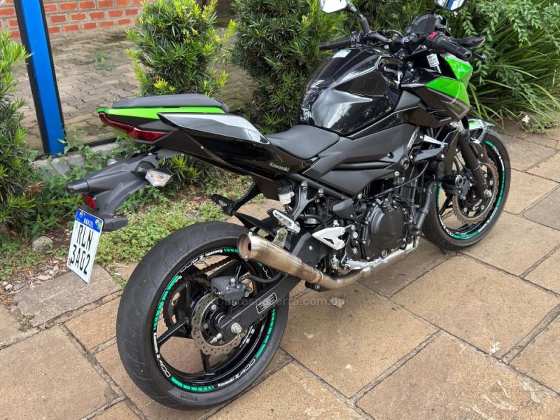 KAWASAKI - Z400 - 2022/2022 - Verde - R$ 31.900,00