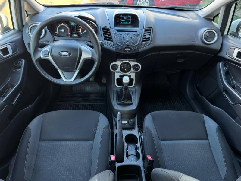 FORD - FIESTA - 2019/2019 - Branca - R$ 59.900,00