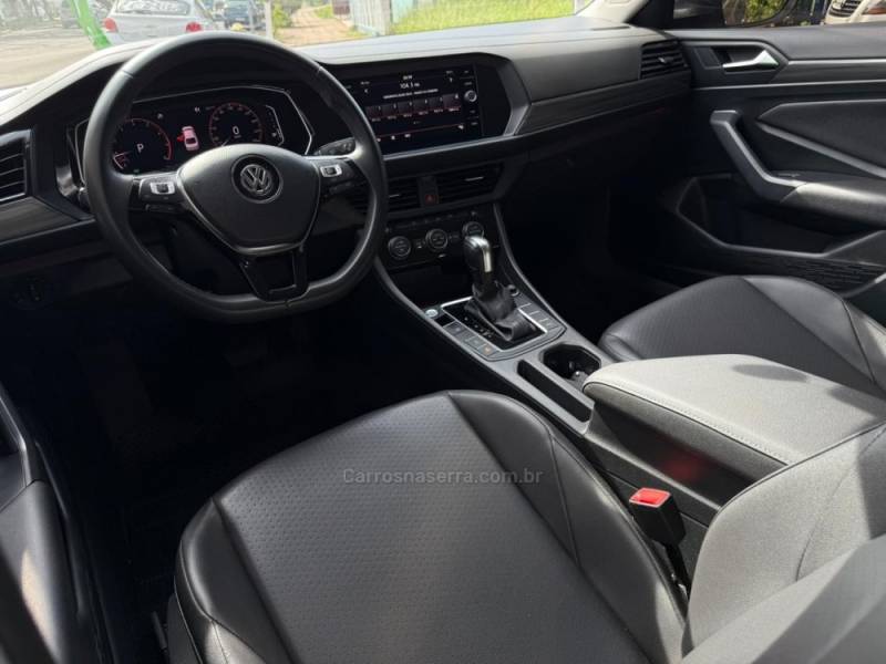 VOLKSWAGEN - JETTA - 2019/2020 - Cinza - R$ 115.900,00