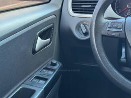 VOLKSWAGEN - FOX - 2015/2015 - Vermelha - R$ 45.900,00