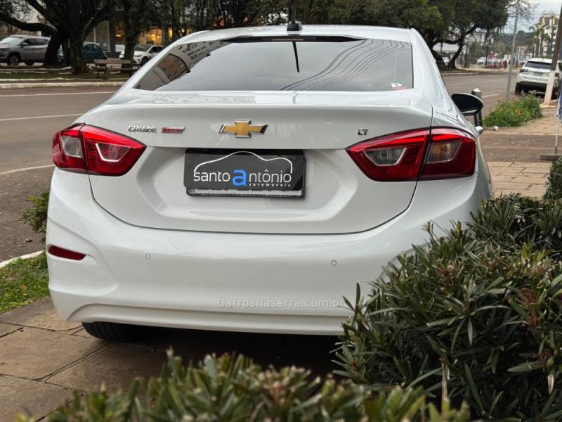 CHEVROLET - CRUZE - 2018/2019 - Branca - R$ 89.900,00