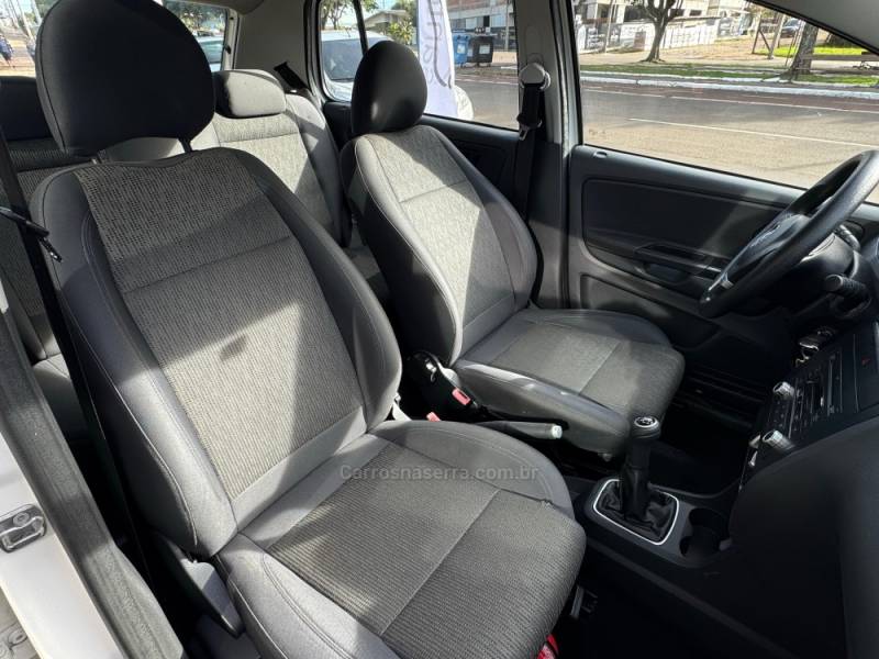 VOLKSWAGEN - FOX - 2013/2013 - Branca - R$ 44.900,00
