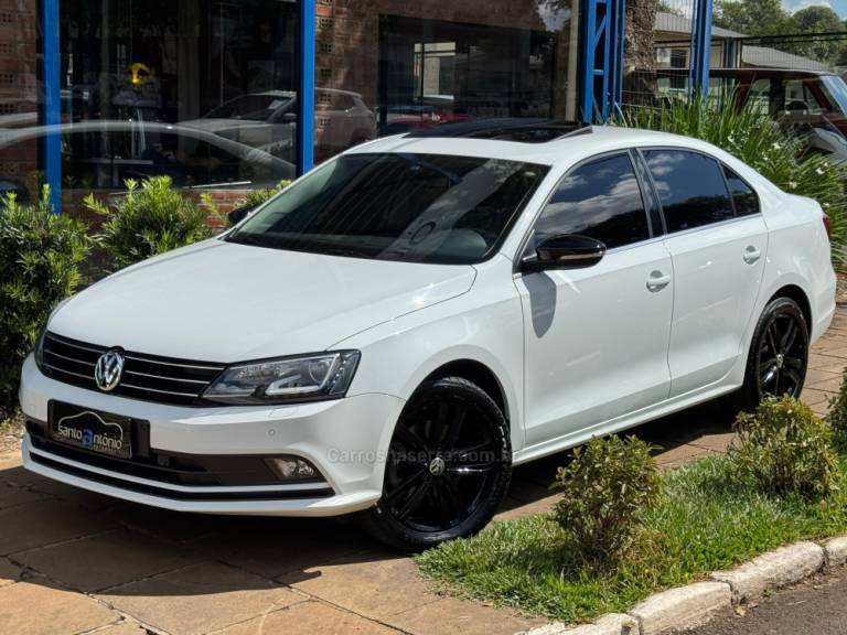 VOLKSWAGEN - JETTA - 2016/2016 - Branca - R$ 99.900,00