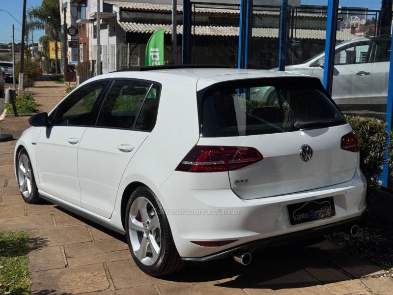 VOLKSWAGEN - GOLF - 2014/2015 - Branca - R$ 139.900,00