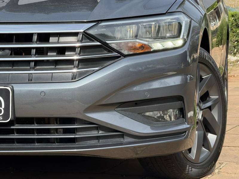 VOLKSWAGEN - JETTA - 2019/2020 - Cinza - R$ 115.900,00