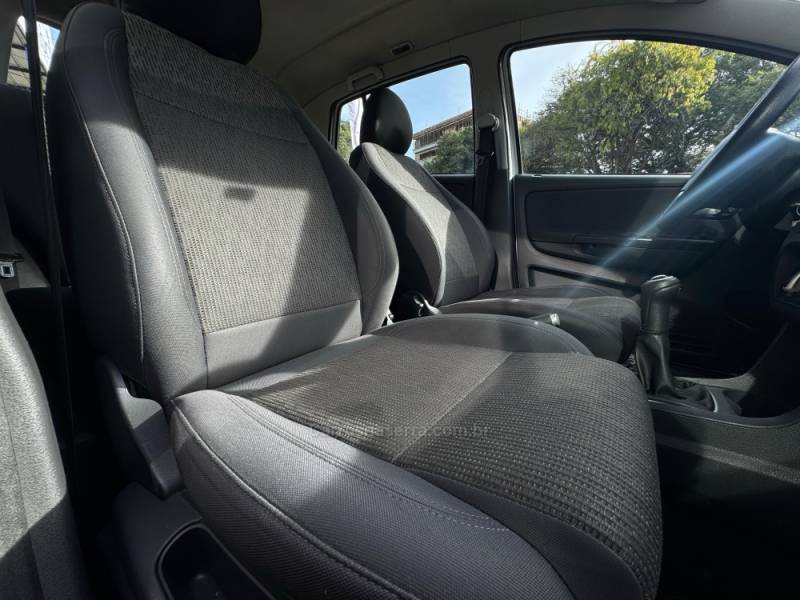 VOLKSWAGEN - FOX - 2013/2013 - Branca - R$ 44.900,00