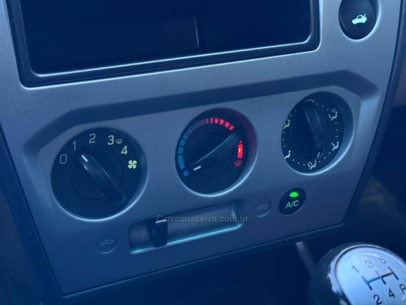 FORD - FIESTA - 2009/2009 - Preta - R$ 28.900,00