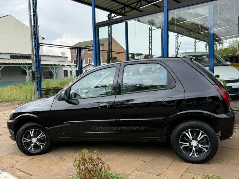 CHEVROLET - CELTA - 2013/2014 - Preta - R$ 34.900,00