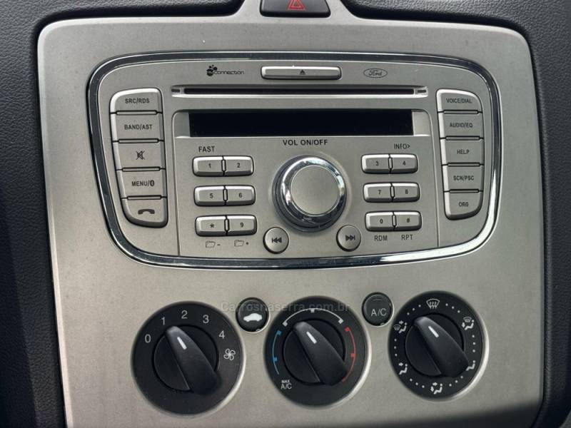 FORD - FOCUS - 2012/2012 - Branca - R$ 41.900,00