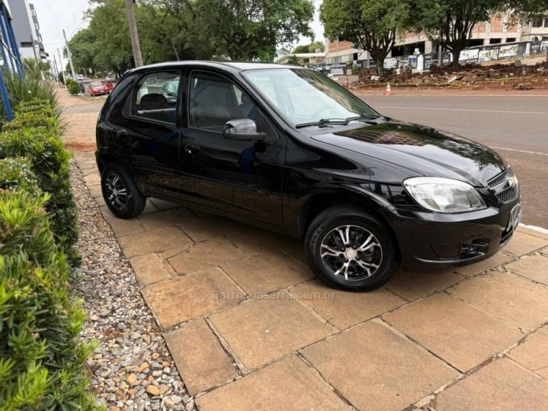 CHEVROLET - CELTA - 2013/2014 - Preta - R$ 34.900,00