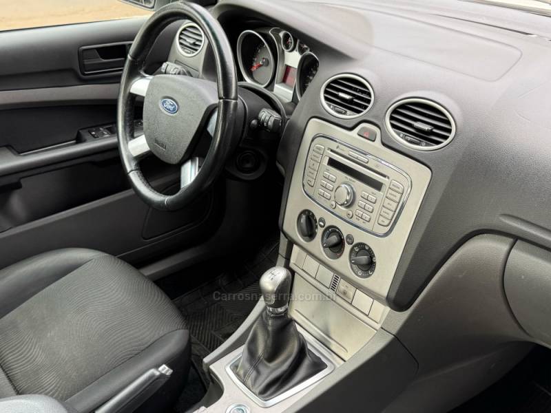 FORD - FOCUS - 2012/2012 - Branca - R$ 41.900,00