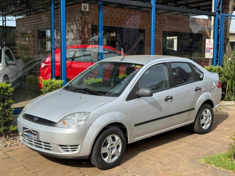 FORD - FIESTA - 2006/2007 - Prata - R$ 24.900,00