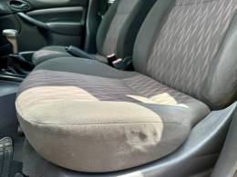 FORD - FOCUS - 2005/2005 - Vermelha - R$ 19.900,00